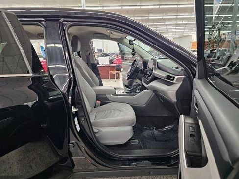 Used 2021 Toyota Highlander L AWD/4WD image 34