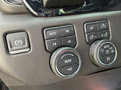 Certified 2024 Chevrolet Silverado 2500 ZR2 w/ Technology Package image 34