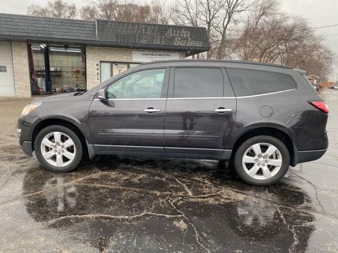 Used 2017 Chevrolet Traverse LT w/ Style and Technology Package image 7