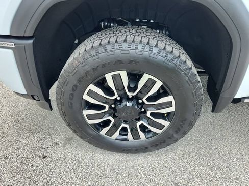 New 2026 GMC Sierra 3500 Denali Ultimate AWD/4WD image 7