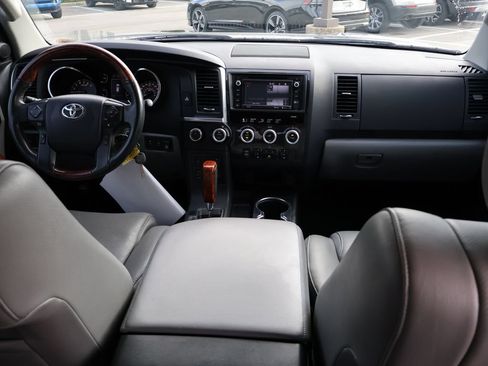 Used 2019 Toyota Sequoia Platinum AWD/4WD image 14