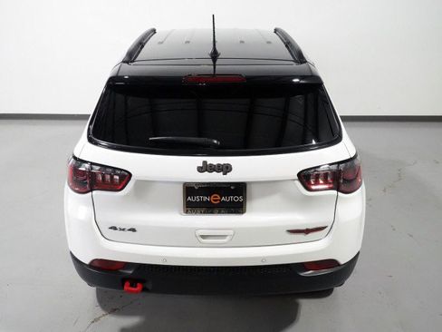 Used 2025 Jeep Compass Trailhawk AWD/4WD image 6