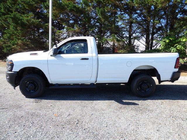 Used 2026 RAM 2500 Tradesman AWD/4WD image 2