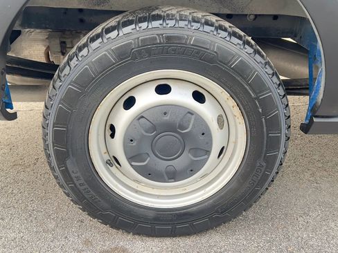 Used 2019 Ford Transit 250 148 Medium Roof image 10