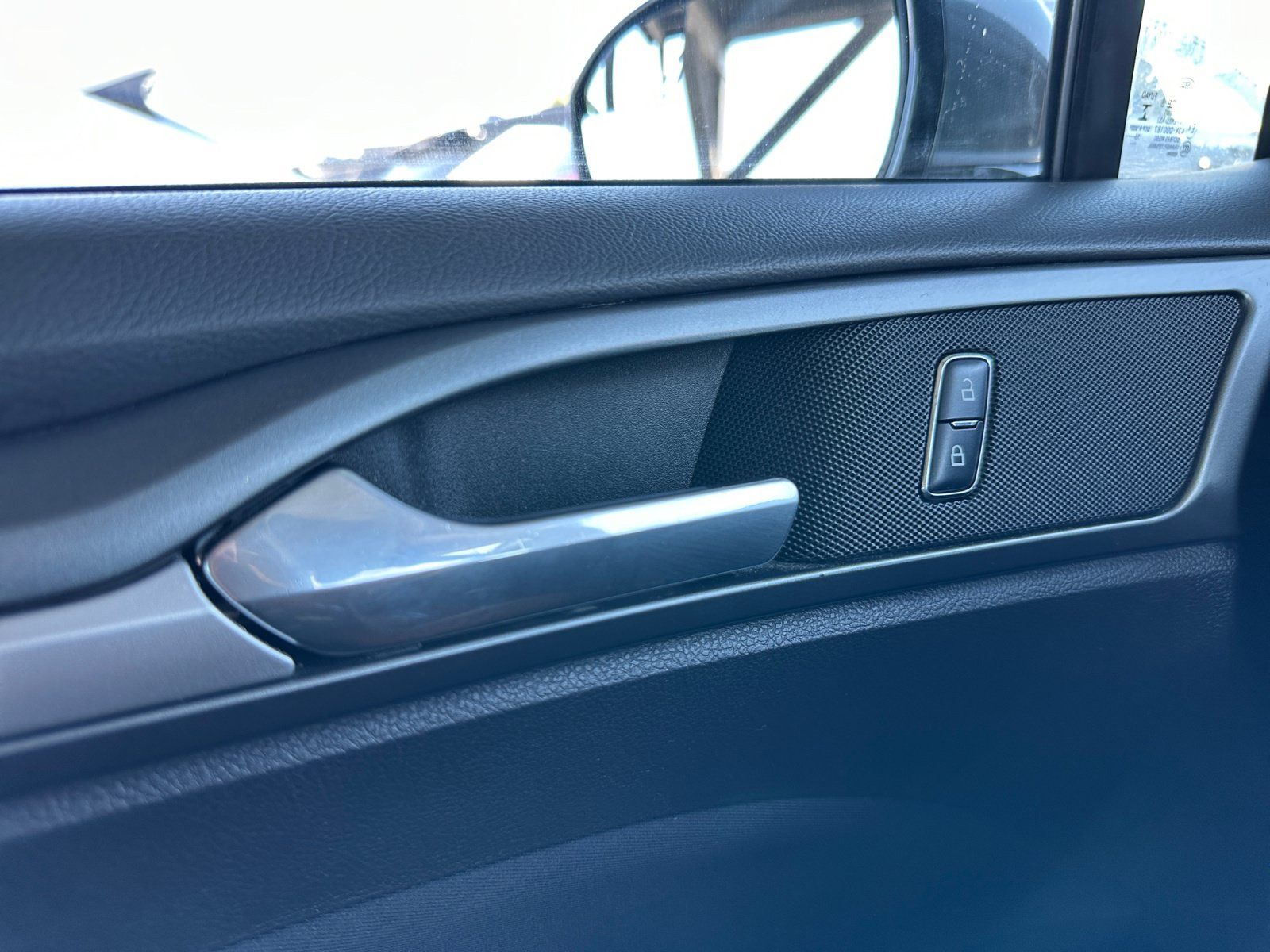 Used 2016 Ford Fusion SE FWD image 17