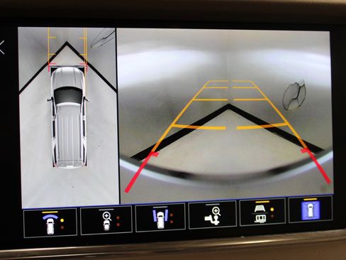 Used 2022 GMC Yukon Denali w/ Denali Premium Package image 40