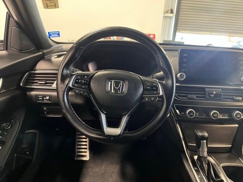 Used 2018 Honda Accord Sport image 21