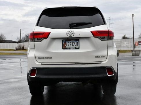 Used 2018 Toyota Highlander XLE image 6