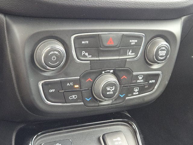 Used 2018 Jeep Compass Limited w/ Navigation Group FWD image 25