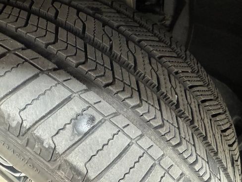 Certified 2023 BMW X6 xDrive40i w/ M Sport Package image 29