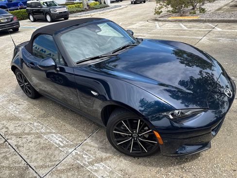 Used 2025 MAZDA MX-5 Miata Grand Touring w/ Weather Package RWD image 3