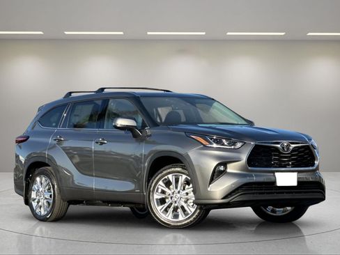 New 2026 Toyota Highlander Limited AWD/4WD image 8