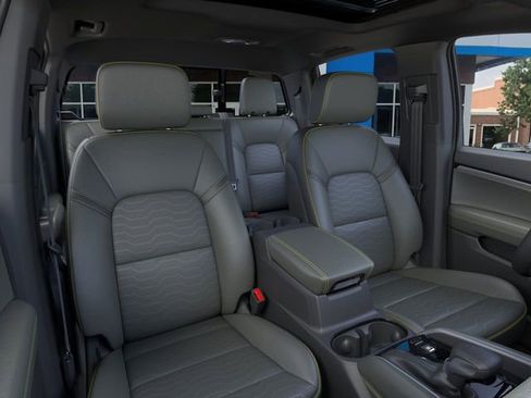 New 2026 Chevrolet Colorado ZR2 w/ Technology Package image 16