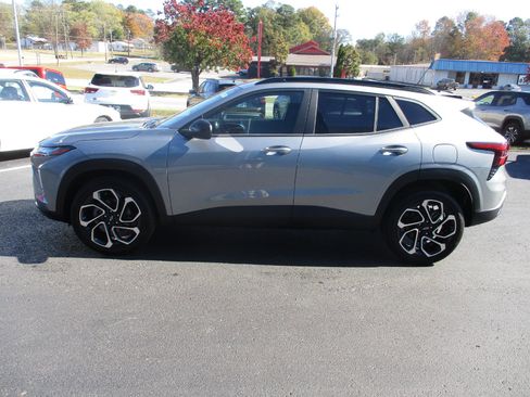 New 2026 Chevrolet Trax RS w/ Sunroof Package image 6