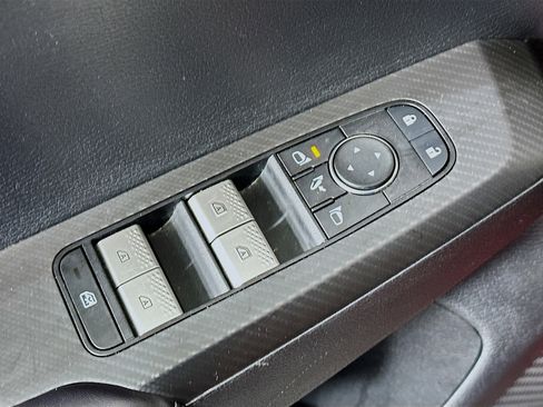 Used 2024 Mitsubishi Outlander SE image 15