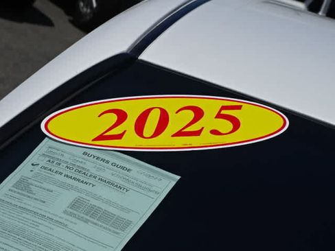 Used 2025 Toyota Camry SE FWD image 6