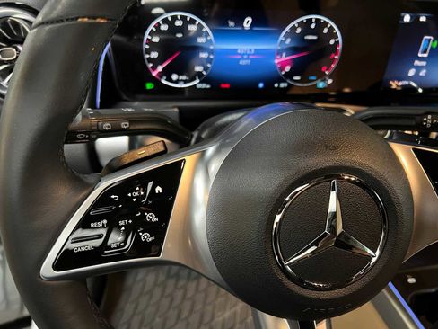 Certified 2025 Mercedes-Benz GLB 250 4MATIC image 25