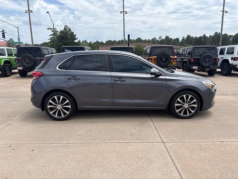 Used 2018 Hyundai Elantra GT FWD image 6