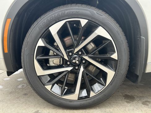 Used 2023 Mitsubishi Outlander SEL image 12