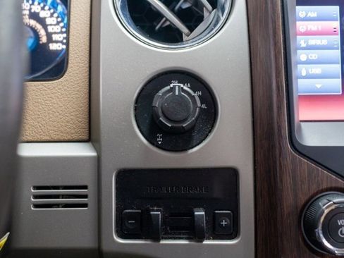 Used 2014 Ford F150 Lariat w/ Lariat Chrome Package image 16