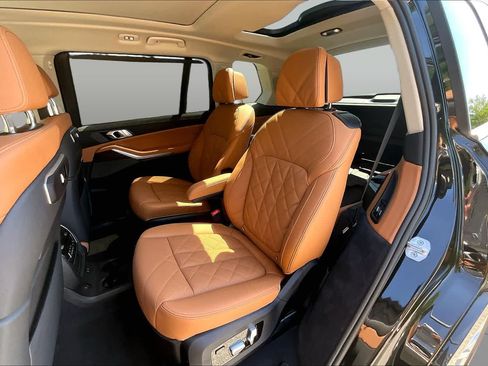 Certified 2025 BMW X7 xDrive40i AWD/4WD image 21