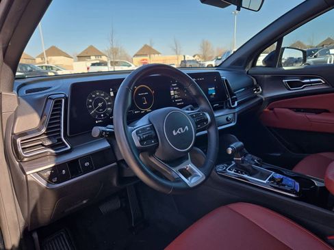 Certified 2023 Kia Sportage SX image 2