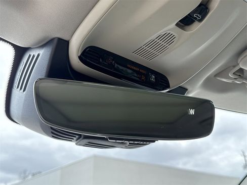 Used 2017 Volvo XC90 T5 Momentum w/ Vision Package image 22