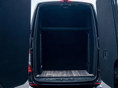 Used 2024 Mercedes-Benz Sprinter 3500 image 7