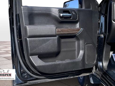 Used 2021 Chevrolet Silverado 1500 RST image 23