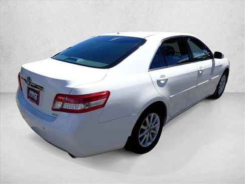 Used 2011 Toyota Camry XLE FWD image 4