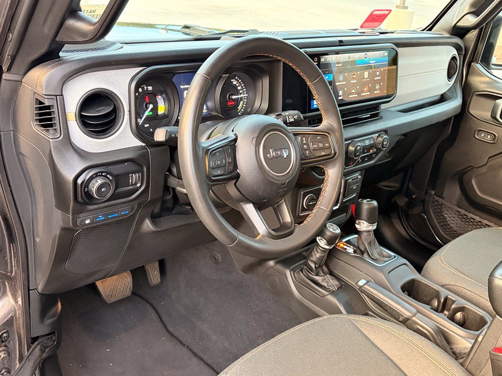 Used 2024 Jeep Wrangler Unlimited w/ Convenience Group AWD/4WD image 13