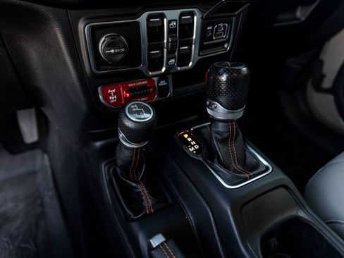 Used 2020 Jeep Gladiator Mojave w/ LED Lighting Group AWD/4WD image 12