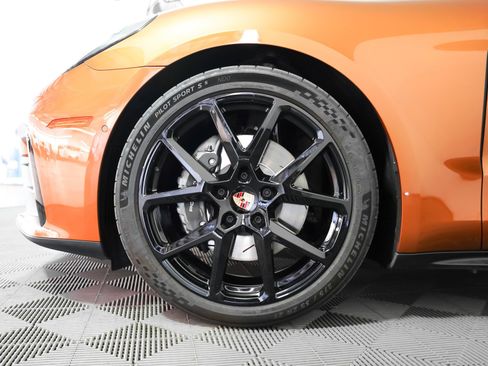 Certified 2025 Porsche Panamera image 14