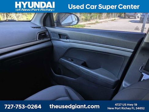 Used 2018 Hyundai Elantra SE FWD image 17
