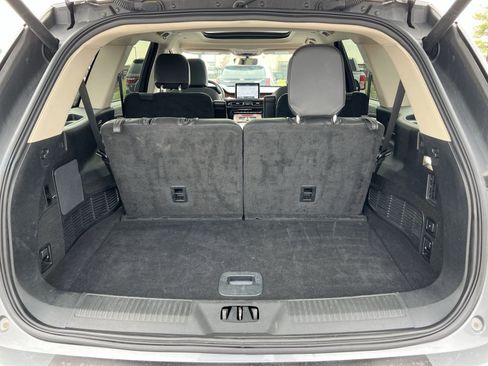 Used 2024 Lincoln Aviator Reserve AWD/4WD image 24