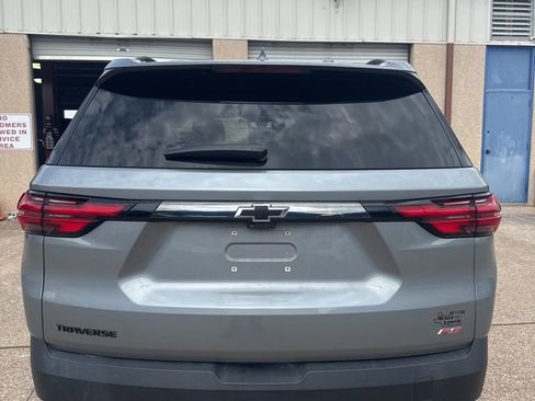 Used 2023 Chevrolet Traverse RS image 4