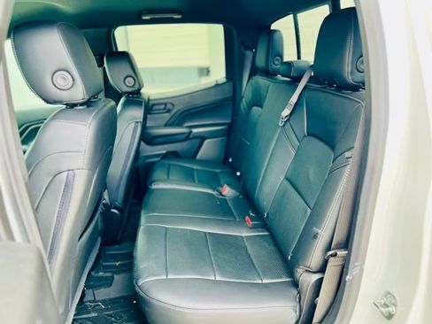 Used 2024 Chevrolet Colorado Trail Boss w/ Technology Package image 13