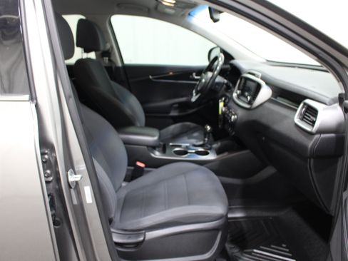 Used 2017 Kia Sorento AWD w/ LX Convenience Package image 24