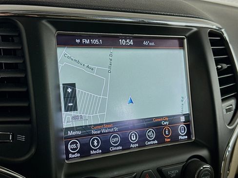 Used 2018 Jeep Grand Cherokee Limited image 22