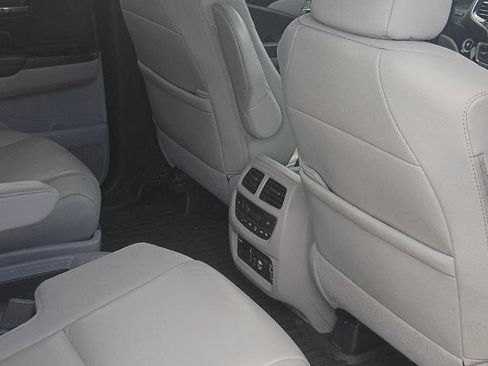 Used 2019 Honda Pilot Touring image 19