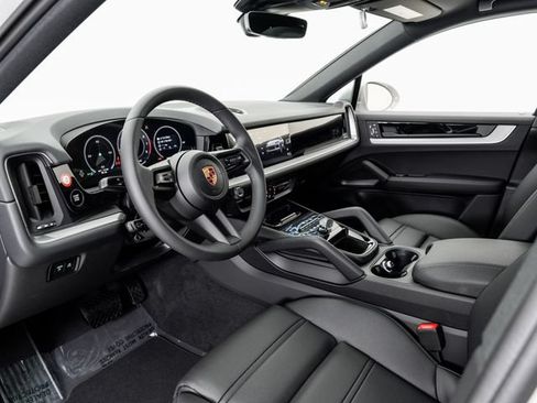 New 2026 Porsche Cayenne Coupe AWD/4WD image 4