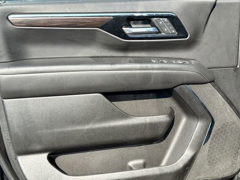 Used 2025 Chevrolet Tahoe LT AWD/4WD image 10