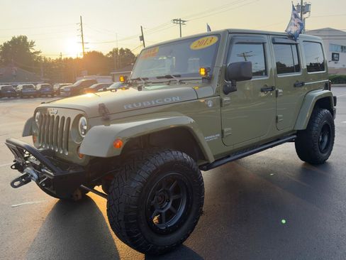 Used 2013 Jeep Wrangler Unlimited Rubicon w/ Connectivity Group AWD/4WD image 4