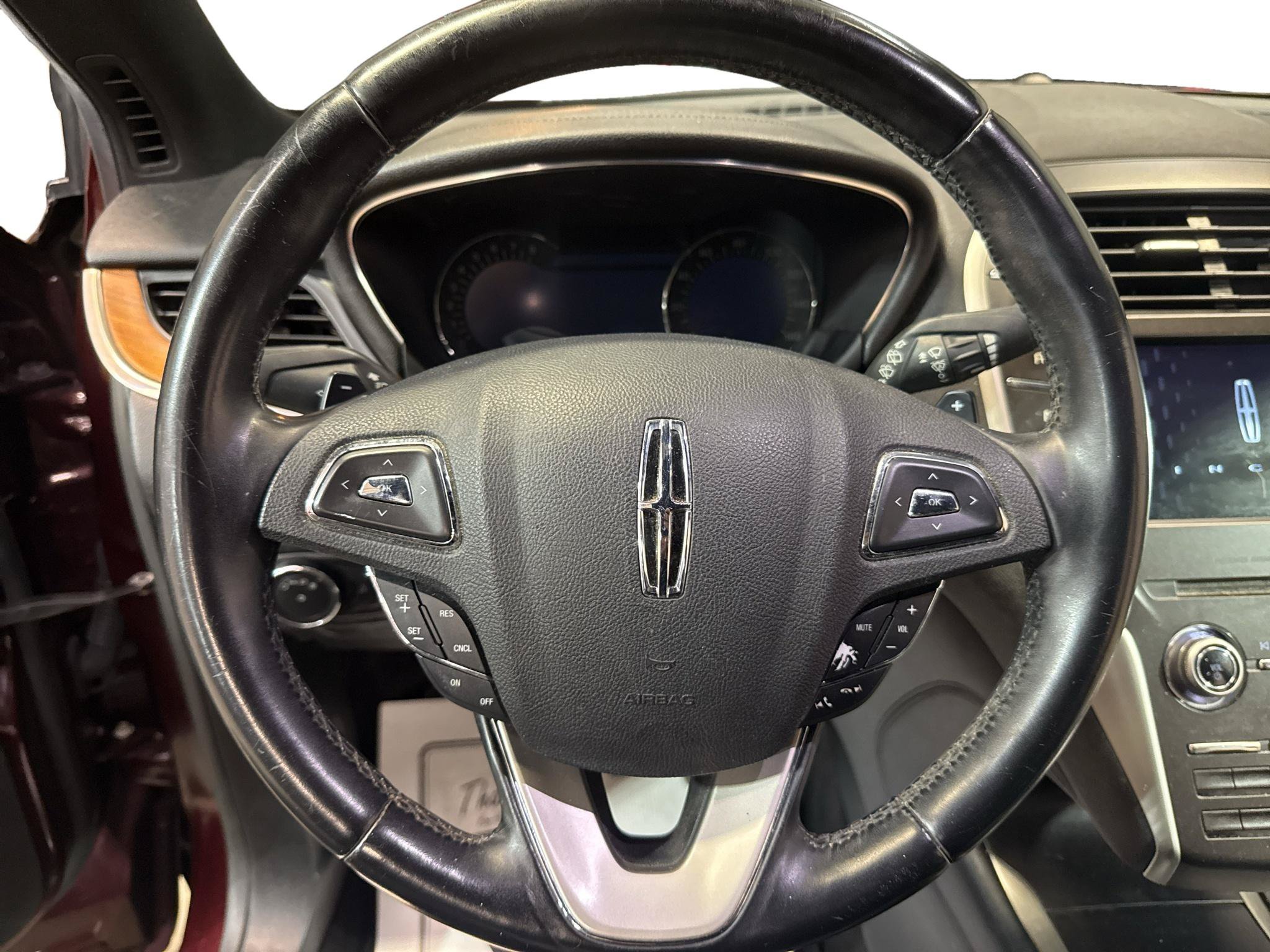 Used 2017 Lincoln MKC Reserve w/ Lincoln MKC Climate Package AWD/4WD image 12
