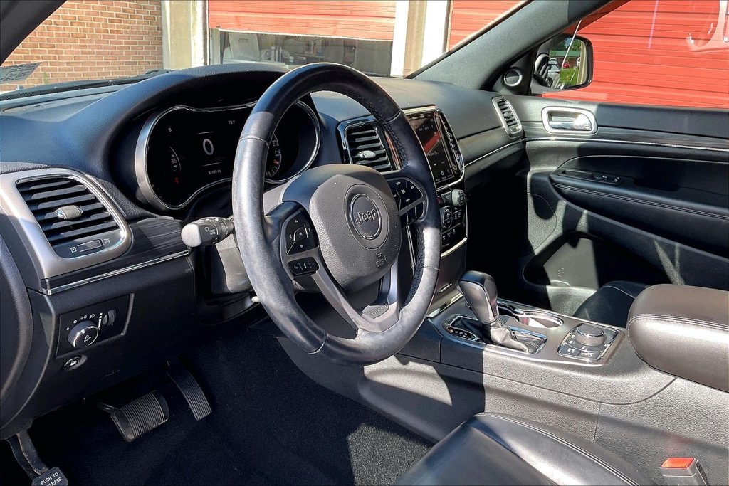 Used 2021 Jeep Grand Cherokee Limited AWD/4WD image 13