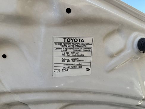 Used 2014 Toyota Corolla S image 26