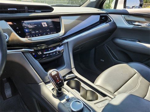 Certified 2022 Cadillac XT6 Premium Luxury w/ Platinum Package image 24