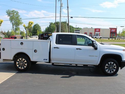Used 2025 Chevrolet Silverado 2500 Custom w/ Custom Value Package AWD/4WD image 6