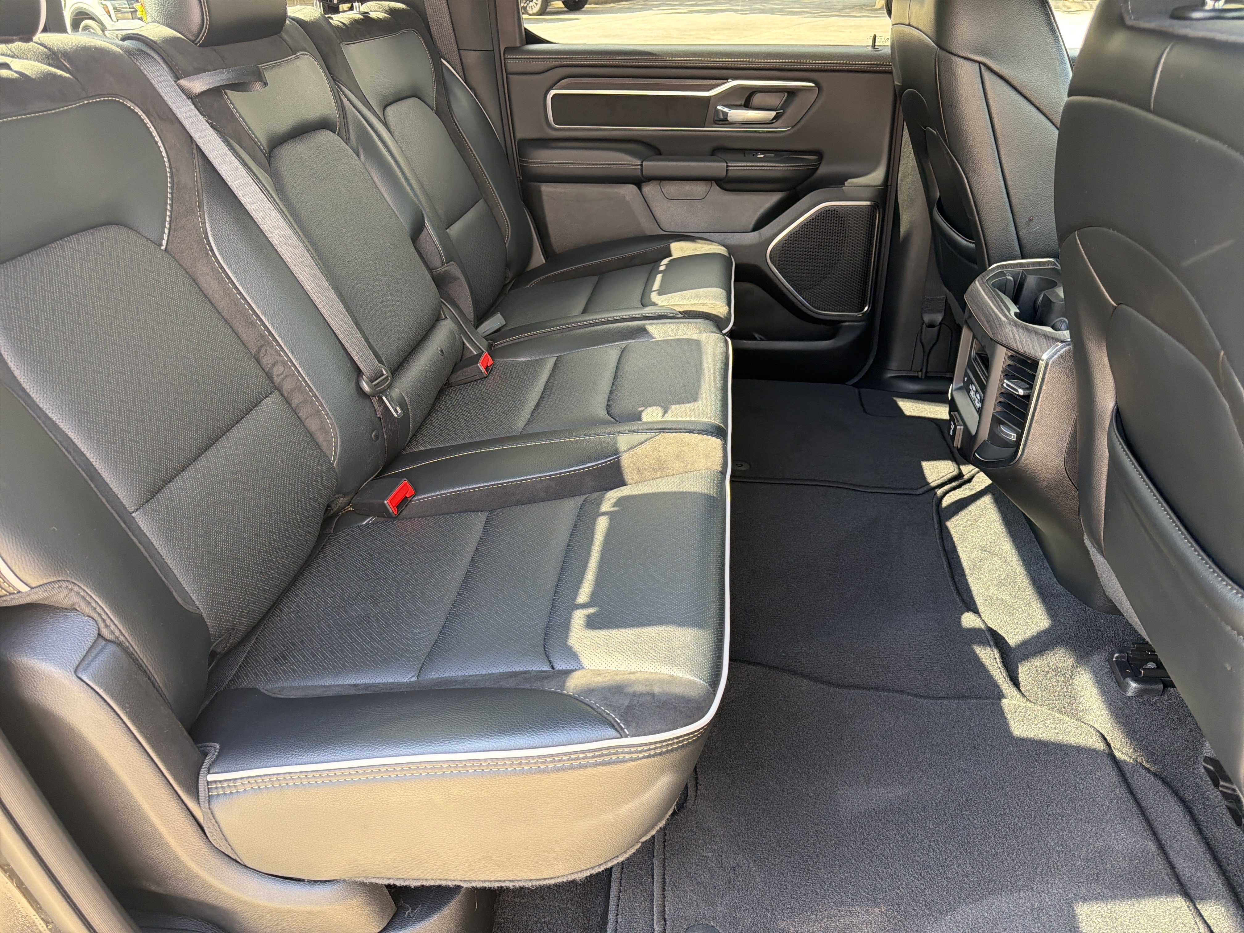 Used 2026 RAM 1500 Laramie AWD/4WD image 15