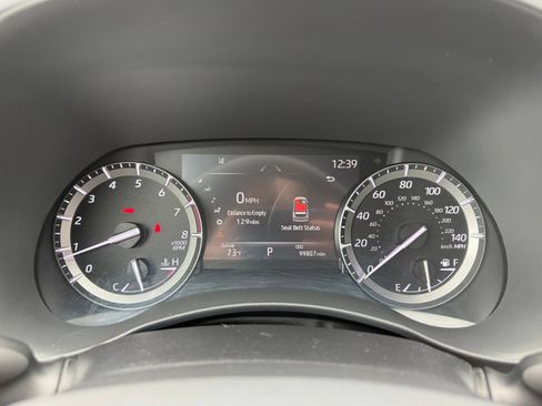 Used 2021 Toyota Highlander XLE AWD/4WD image 19
